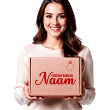 Load image into Gallery viewer, Geseënde Kersfees Personalised Gift Box-3