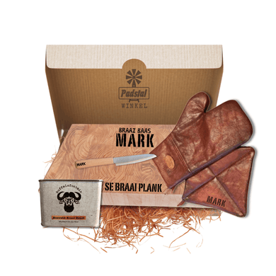 Giftbox containing a personalised butchers block, 1 personalised leather oven glove set, 1 personalised knife and Buffelsfontein braai spice